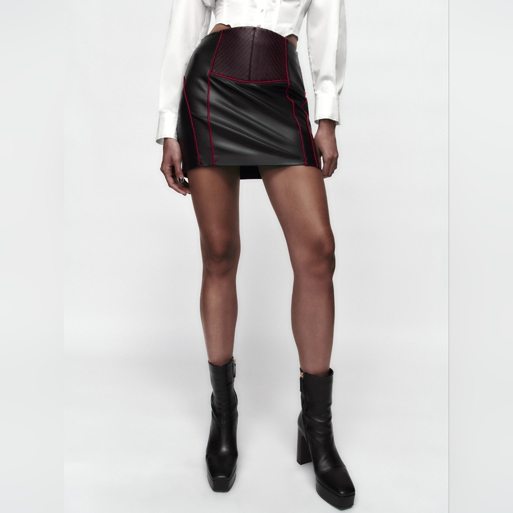 NWT ZARA Black/Red Moto Style Faux Leather Mini Skirt S - Picture 2 of 9